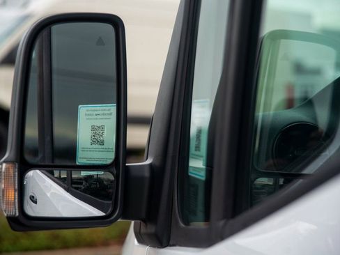 Used 2025 Mercedes-Benz Sprinter 2500 image 19