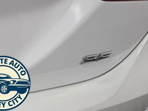 Used 2024 Toyota Camry SE image 27