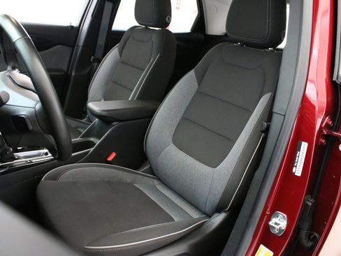 Used 2024 Chevrolet TrailBlazer LT w/ Convenience Package FWD image 23