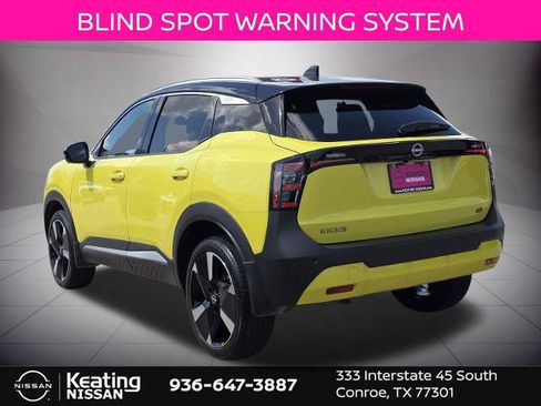 Certified 2025 Nissan Kicks SR FWD image 9