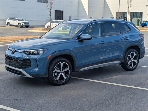 New 2026 Volkswagen Tiguan SE image 8