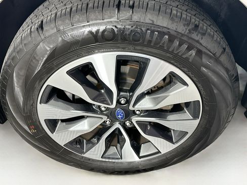 Used 2018 Subaru Outback 2.5i Premium image 11
