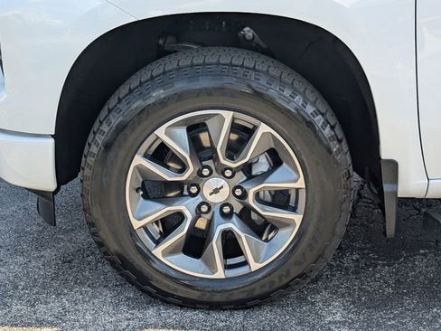 Used 2024 Chevrolet Silverado 1500 RST AWD/4WD image 18
