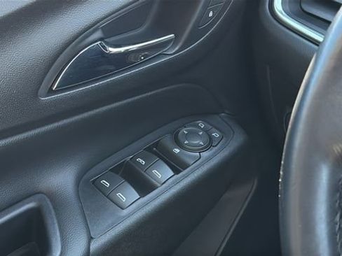 Used 2019 Chevrolet Equinox LT image 23