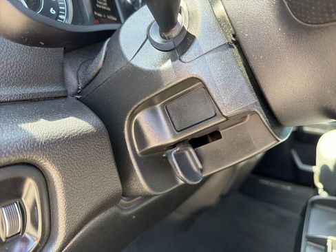 Used 2022 RAM 2500 Big Horn AWD/4WD image 45