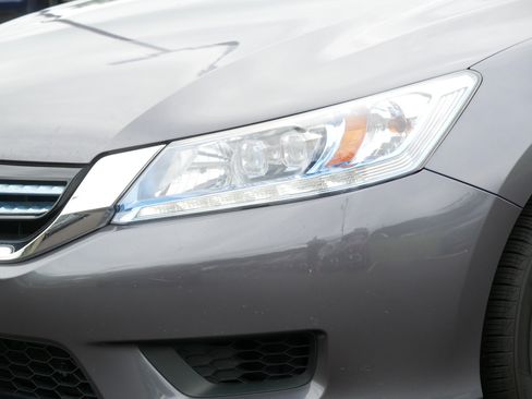 Used 2015 Honda Accord Touring image 10