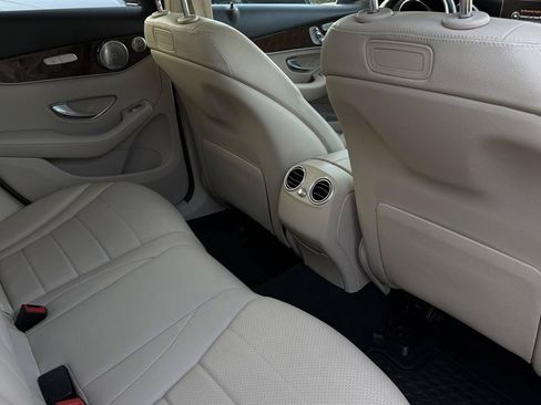 Used 2018 Mercedes-Benz GLC 300 4MATIC image 39