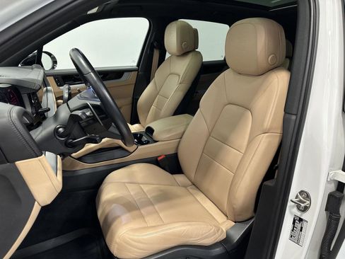 Certified 2024 Porsche Cayenne S image 5
