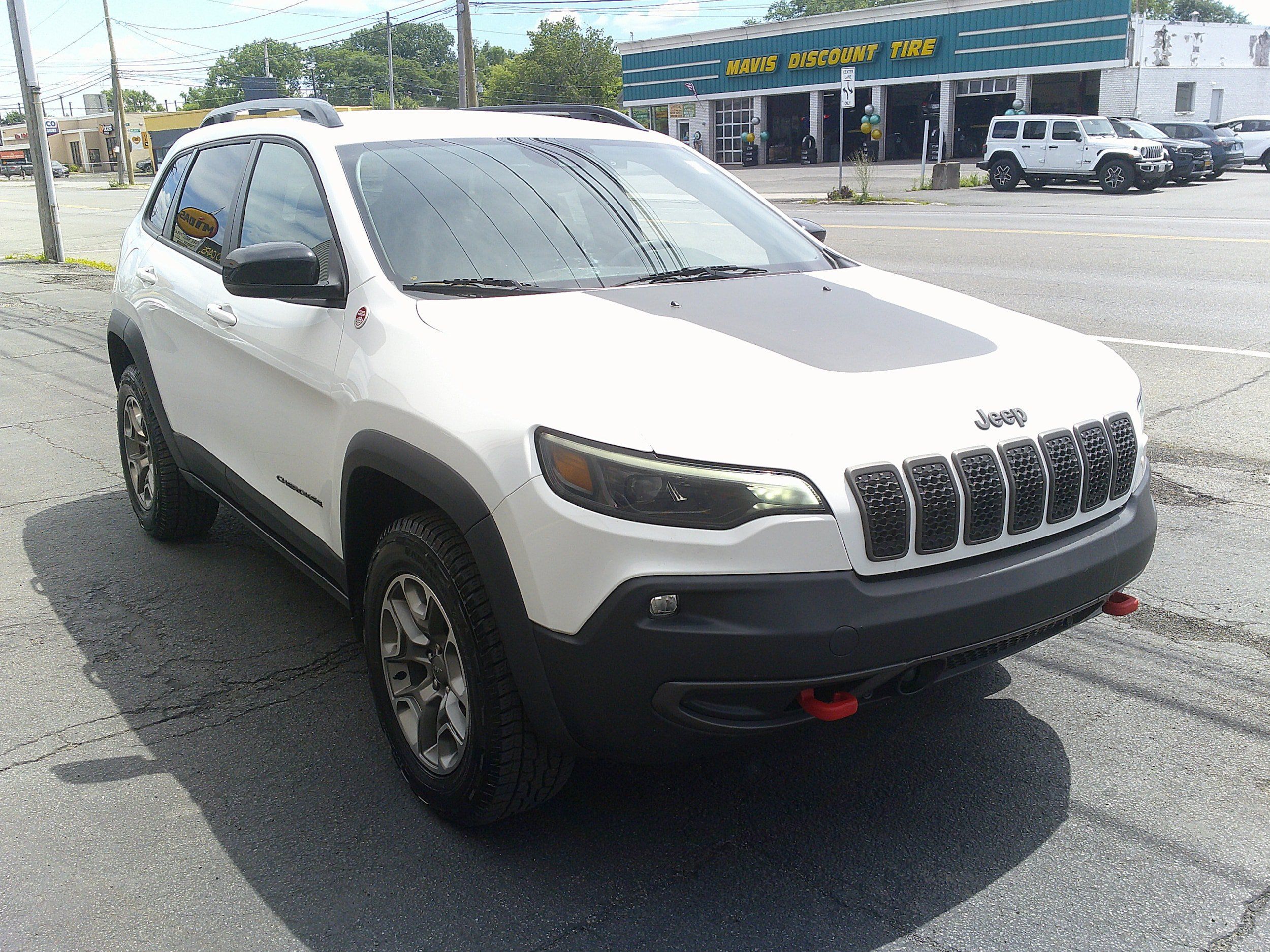 Used 2022 Jeep Cherokee Trailhawk w/ Comfort/Convenience Group AWD/4WD image 8
