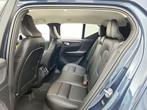New 2026 Volvo XC40 B5 Core w/ Climate Package AWD/4WD image 27