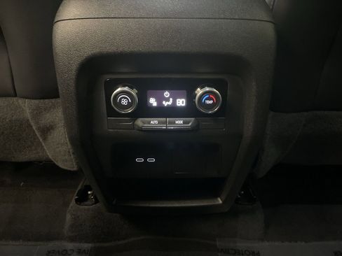 Used 2025 Buick Enclave Sport Touring image 15