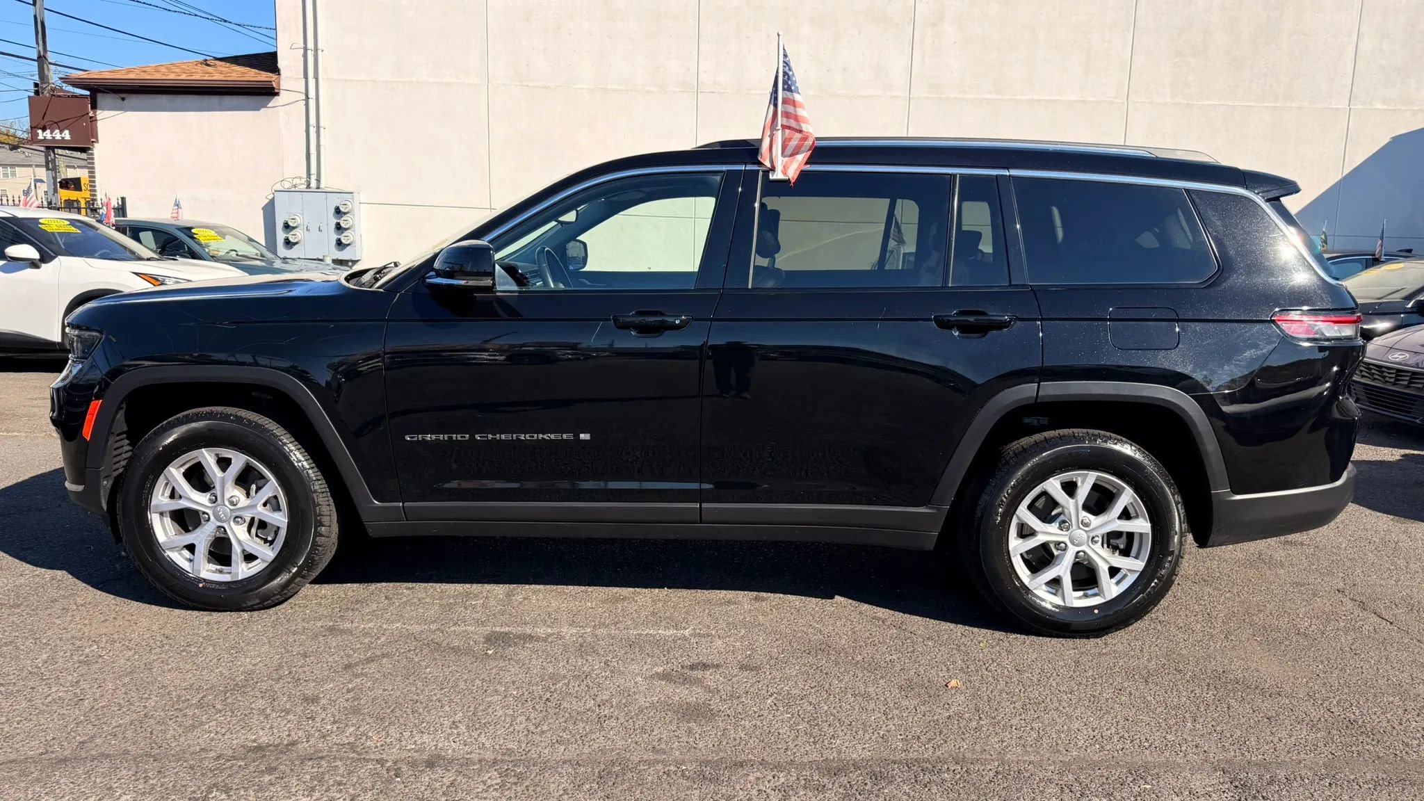 Used 2021 Jeep Grand Cherokee L Limited AWD/4WD image 10