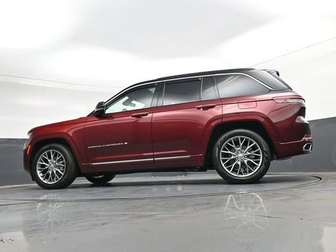 Used 2024 Jeep Grand Cherokee Summit AWD/4WD image 36