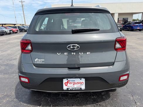 Used 2024 Hyundai Venue SEL FWD image 15