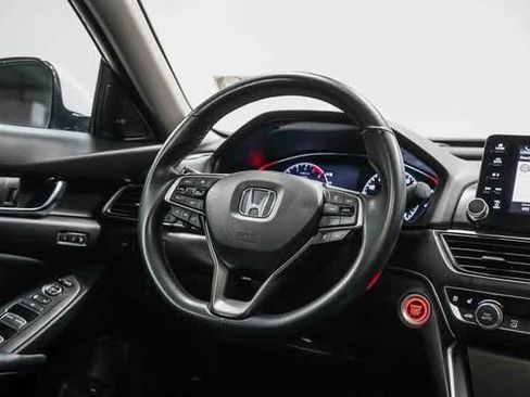 Used 2018 Honda Accord Touring image 15