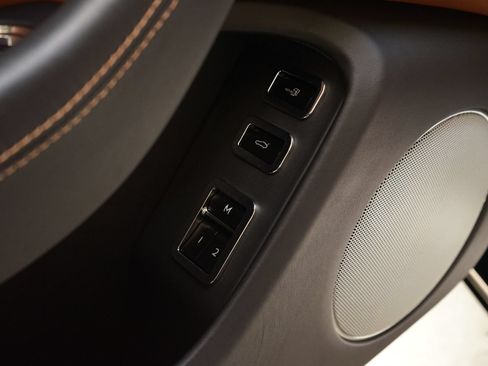 Used 2022 Bentley Flying Spur Plug-In Hybrid AWD/4WD image 29