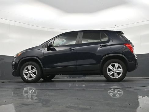 Used 2022 Chevrolet Trax LS AWD/4WD image 24