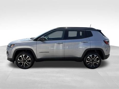 Used 2022 Jeep Compass Limited AWD/4WD image 11