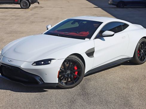 Used 2019 Aston Martin V8 Vantage Coupe RWD image 38