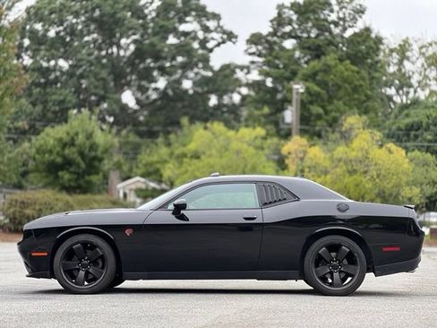 Used 2016 Dodge Challenger R/T w/ Driver Convenience Group RWD image 8