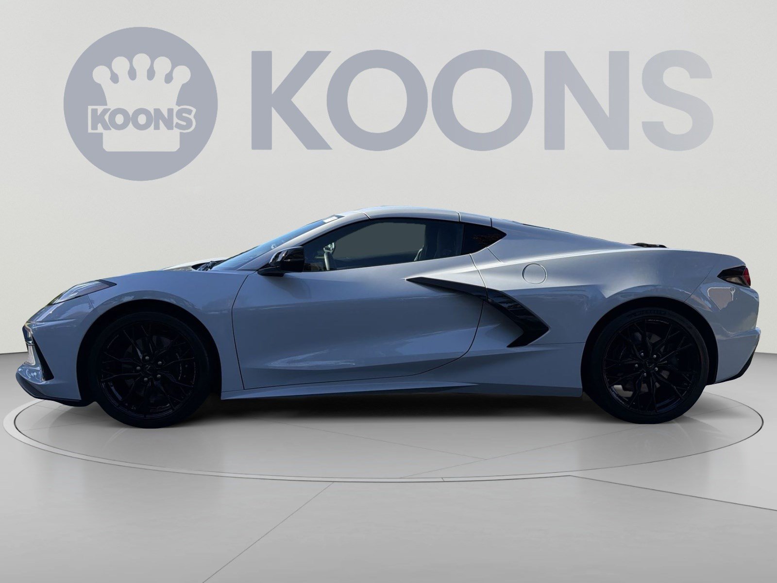 Used 2023 Chevrolet Corvette Stingray Preferred Cpe w/ Z51 Performance Package RWD image 2