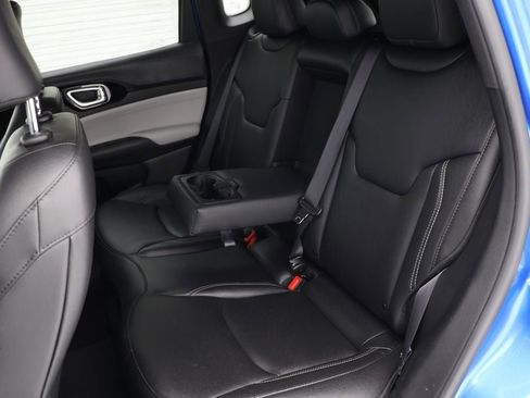 Used 2025 Jeep Compass Limited AWD/4WD image 11
