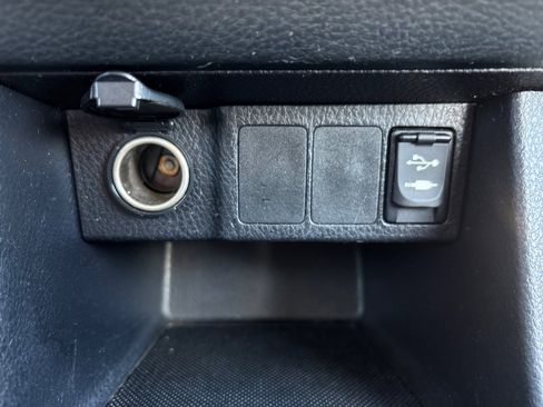 Used 2014 Toyota Corolla S image 31