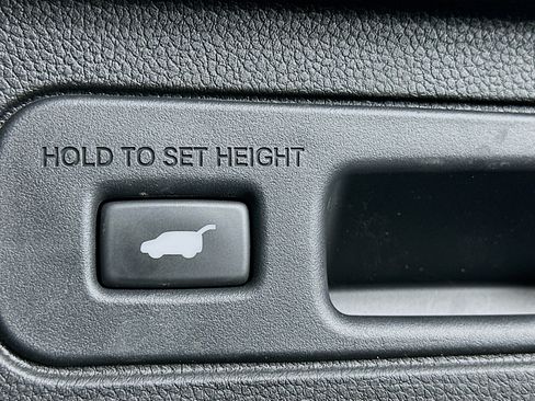 Used 2025 Honda Pilot EX-L image 31