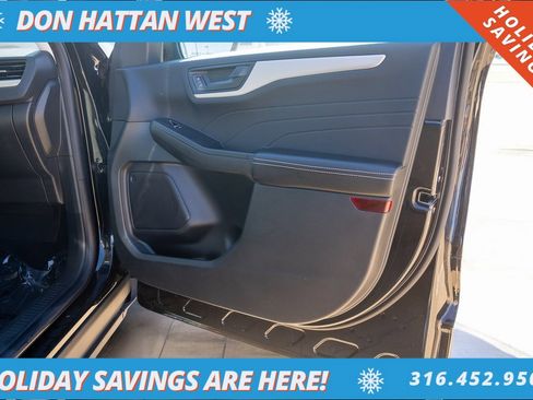 Used 2022 Ford Escape SE w/ Cold Weather Package image 25