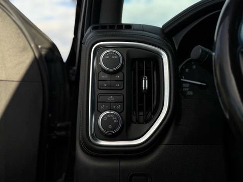 Used 2020 GMC Sierra 1500 SLE w/ SLE Value Package image 6