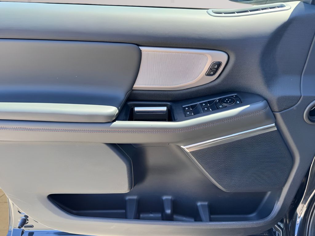 Used 2025 Ford Expedition Max Active RWD image 15