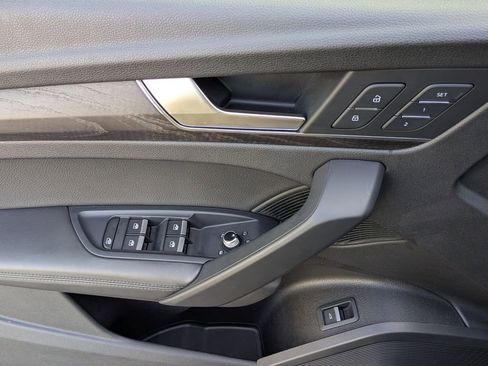 Used 2018 Audi Q5 Prestige w/ Prestige Package image 11