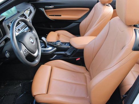 Used 2020 BMW 230i Convertible w/ Convenience Package image 5