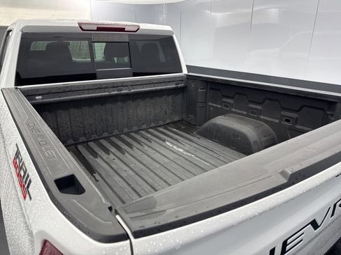 Used 2022 Chevrolet Silverado 1500 LT Trail Boss w/ Convenience Package II AWD/4WD image 15