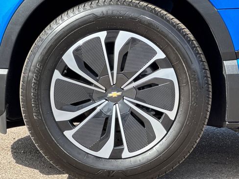 New 2025 Chevrolet Blazer EV LT image 25