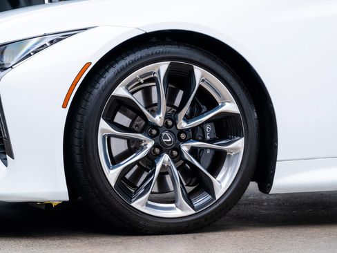 Used 2018 Lexus LC 500 Coupe w/ Touring Package RWD image 5