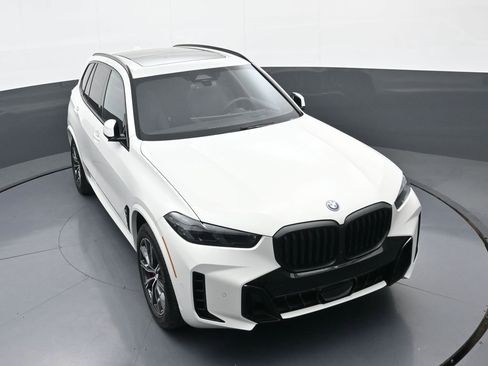 Used 2026 BMW X5 xDrive50e w/ M Sport Package AWD/4WD image 32