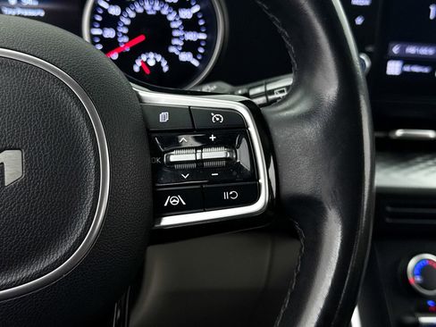 Used 2022 Kia Carnival LX FWD image 35