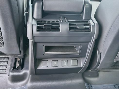 New 2026 Land Rover Defender 110 X-Dynamic SE AWD/4WD image 19