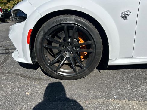 Used 2022 Dodge Charger SRT Hellcat w/ Harman/Kardon Audio Group RWD image 15