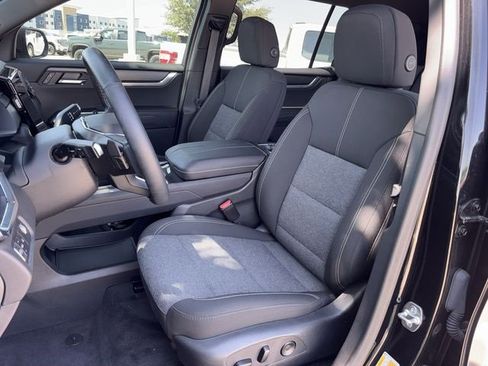 New 2025 GMC Acadia Elevation image 18