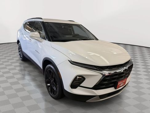 Used 2024 Chevrolet Blazer LT w/ Convenience Package AWD/4WD image 3