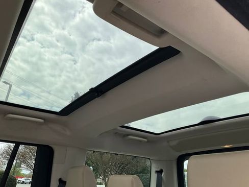 Used 2013 Land Rover LR4 HSE image 18