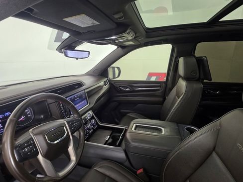 Used 2021 GMC Yukon Denali w/ Denali Ultimate Package image 9