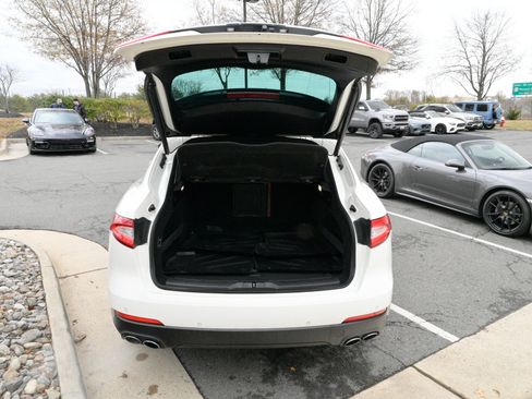 Certified 2018 Maserati Levante image 43