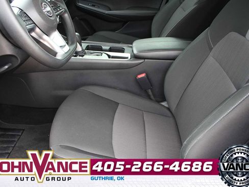 Used 2025 Nissan Sentra SV FWD image 22