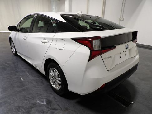 Used 2019 Toyota Prius LE FWD image 6