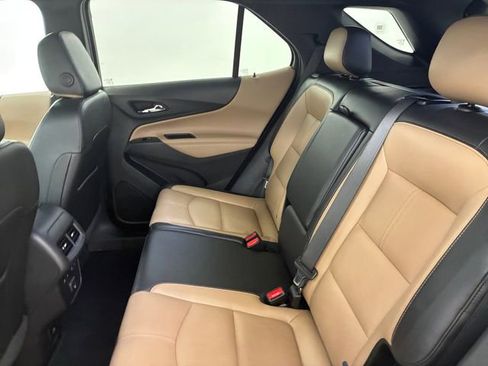 Used 2023 Chevrolet Equinox Premier AWD/4WD image 18