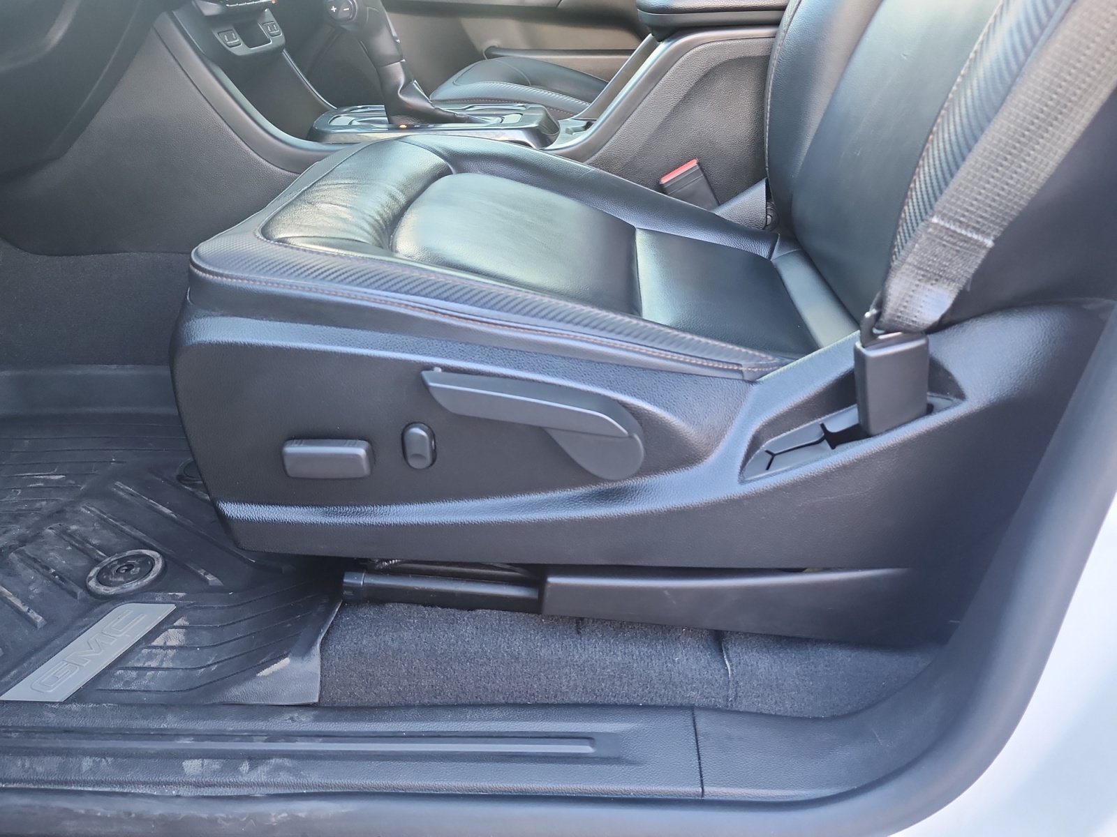 Used 2021 GMC Canyon AT4 w/ Trailering Package AWD/4WD image 15