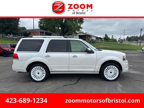 Used 2017 Lincoln Navigator Select AWD/4WD image 1